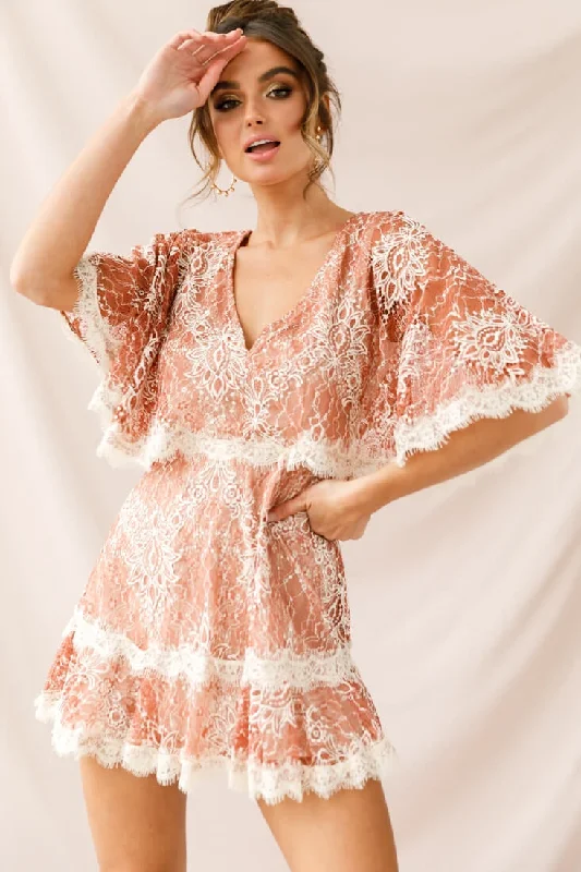 Caspar Batwing Lace Dress Rose/Beige